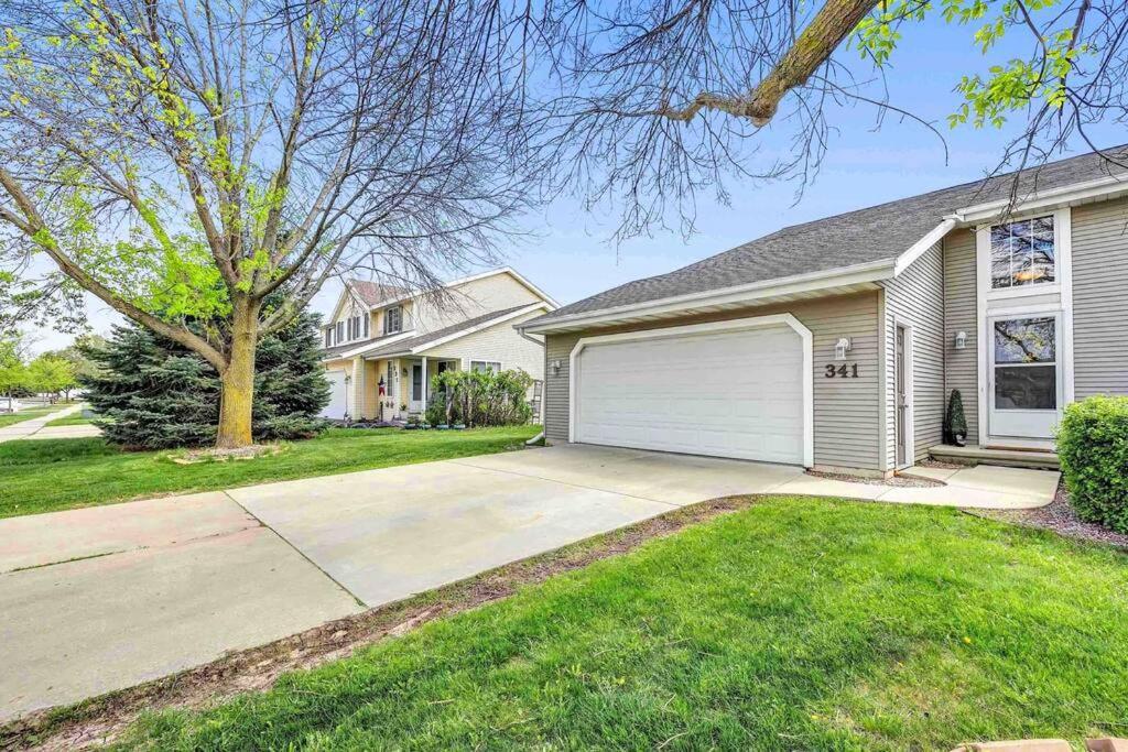 Serene 3 Bedroom Home, Nrm, Wi-Fi, Parking, Queen Bed De Pere Exterior foto